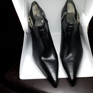 Guess pointed toe ankle booties